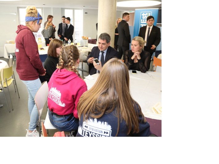 Jean Rottner interviewé par des élèves de 1S1 du lycée Teyssier